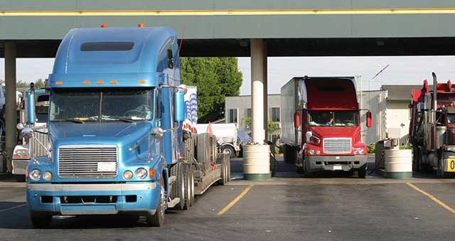 Parked Semi Trucks | Truck Crash Lawyers